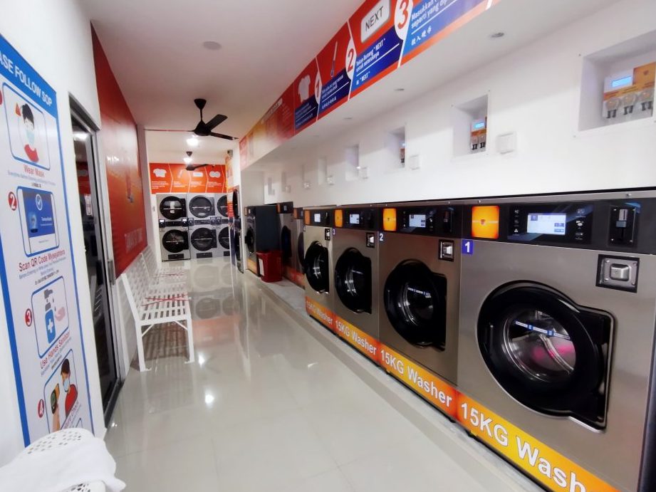 happy laundry bayan baru self service coin laundry